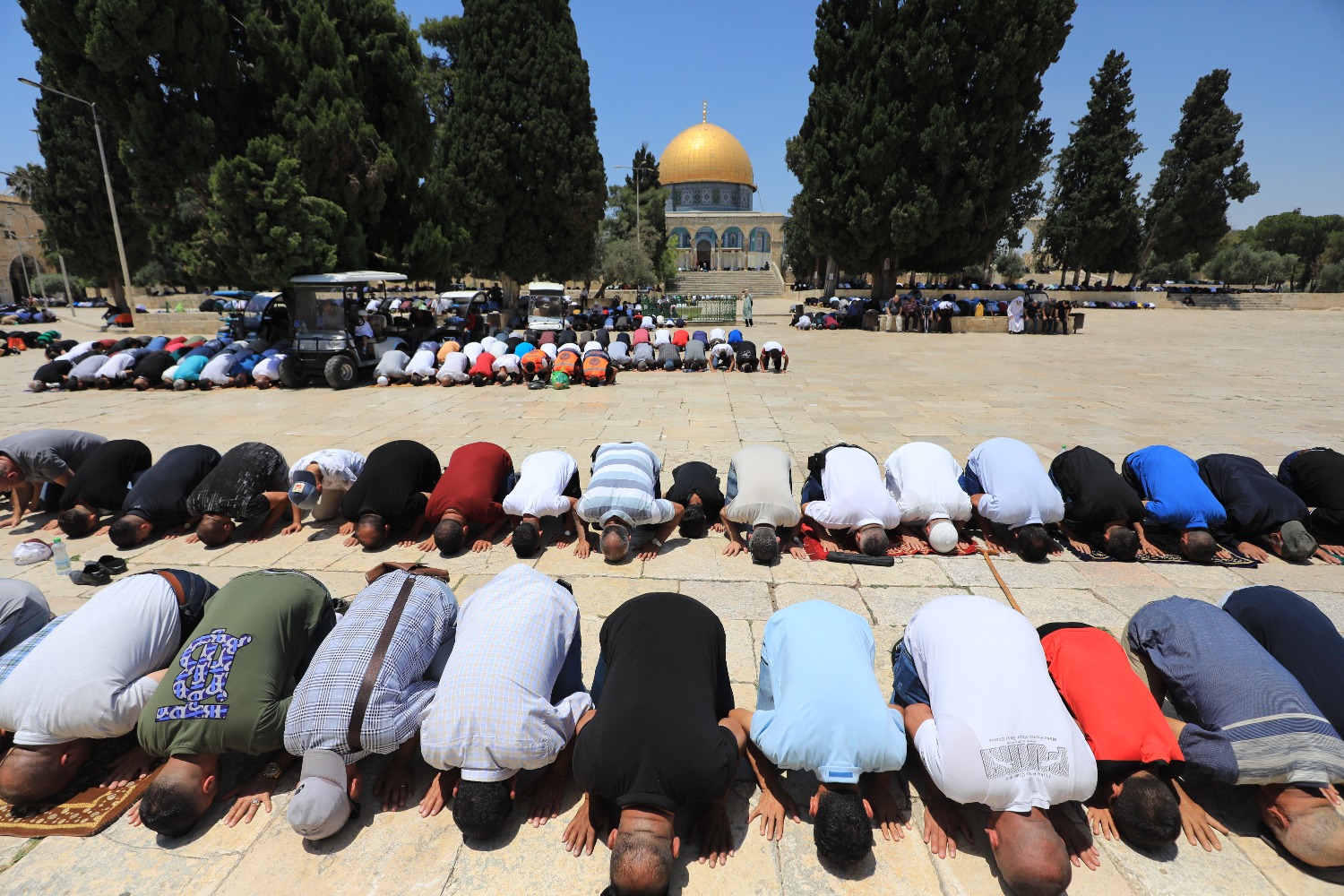 Ид аль адха 2024. Мусульманин молится. Фото мусульман. Мусульмане в России. Воин мусульманин.