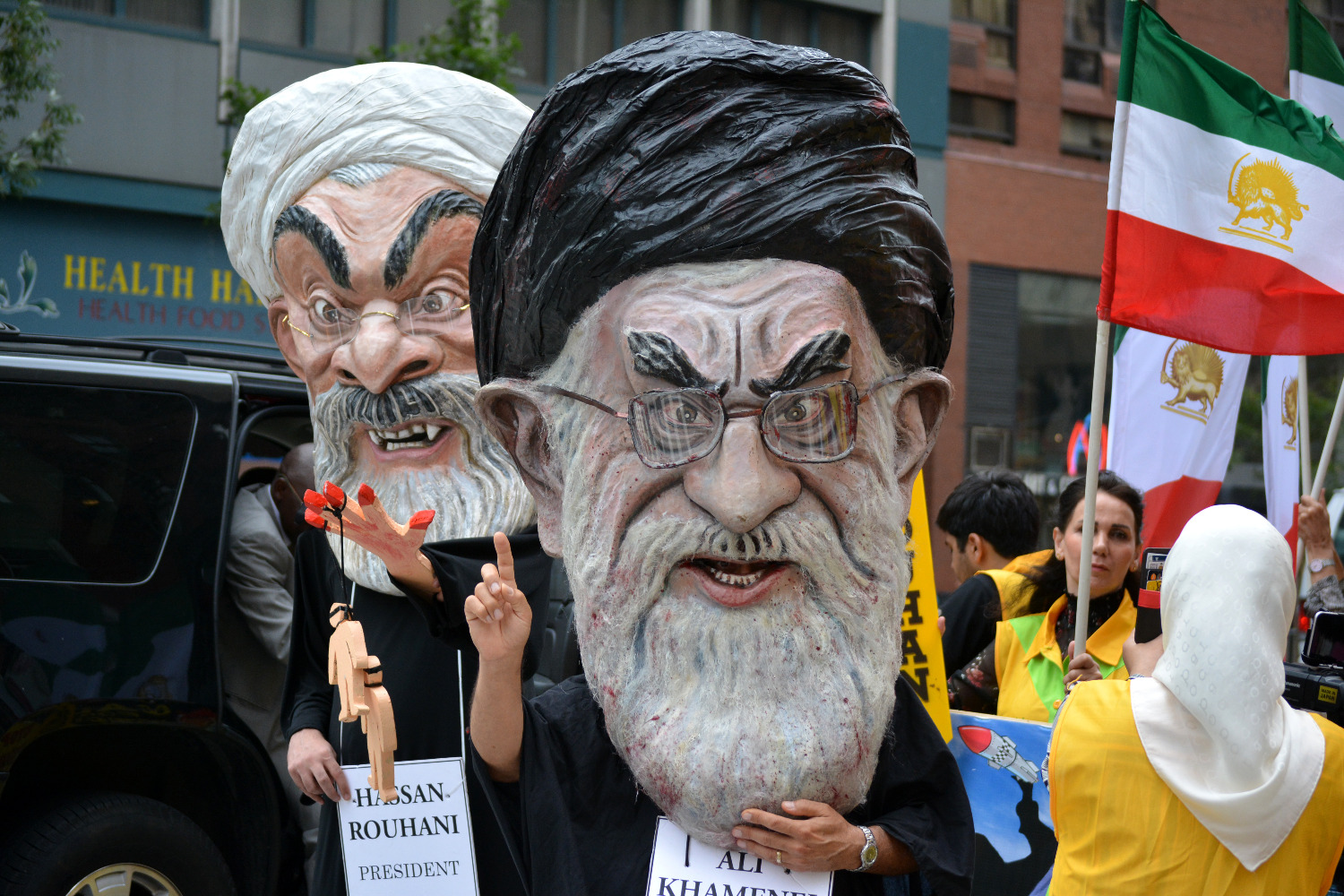 На десятый день протестов «великий аятолла» Ирана призвал власти «прислушаться к требованиям народа»