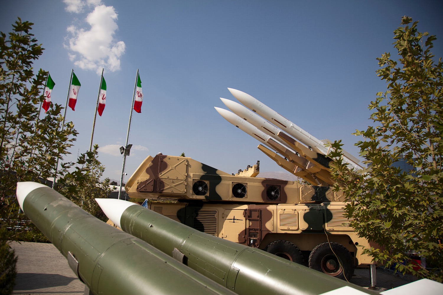  Иран согласился поставить России много дронов и баллистические ракеты 