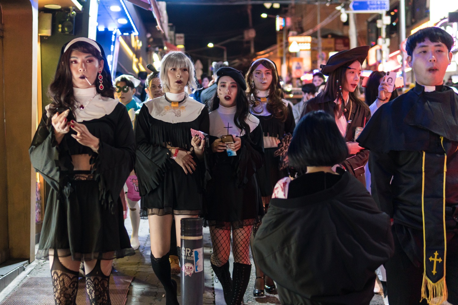 Более 150 погибших в результате давки на праздновании Хэллоуина в Сеуле