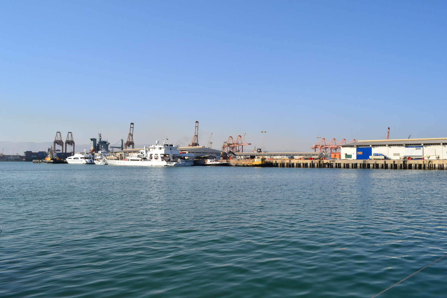 Экологическая катастрофа в Красном море? Затонуло судно с 41,000 тонн химических удобрений
