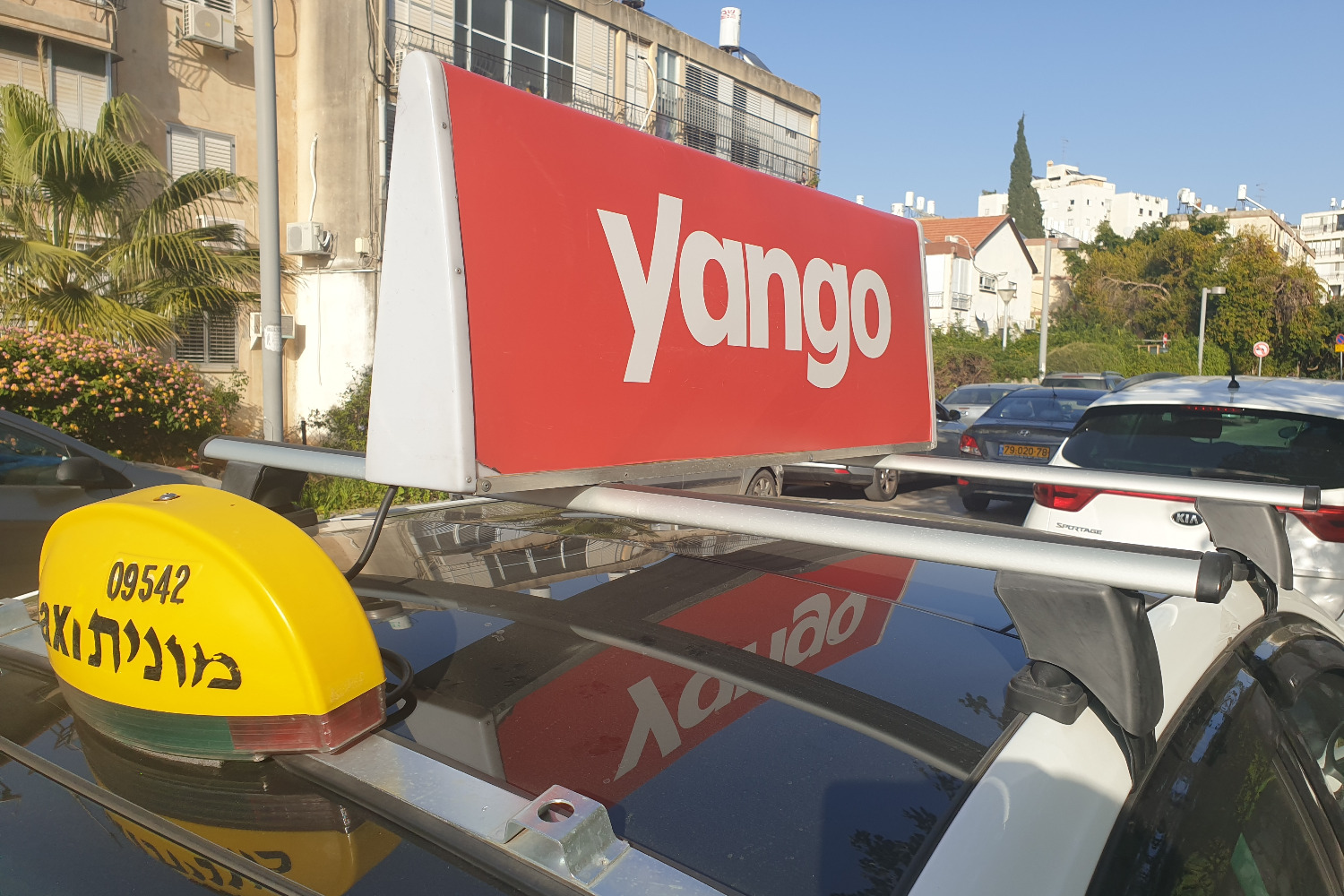 «Яндекс» продал сервис такси Yango израильтянам. Что это меняет?