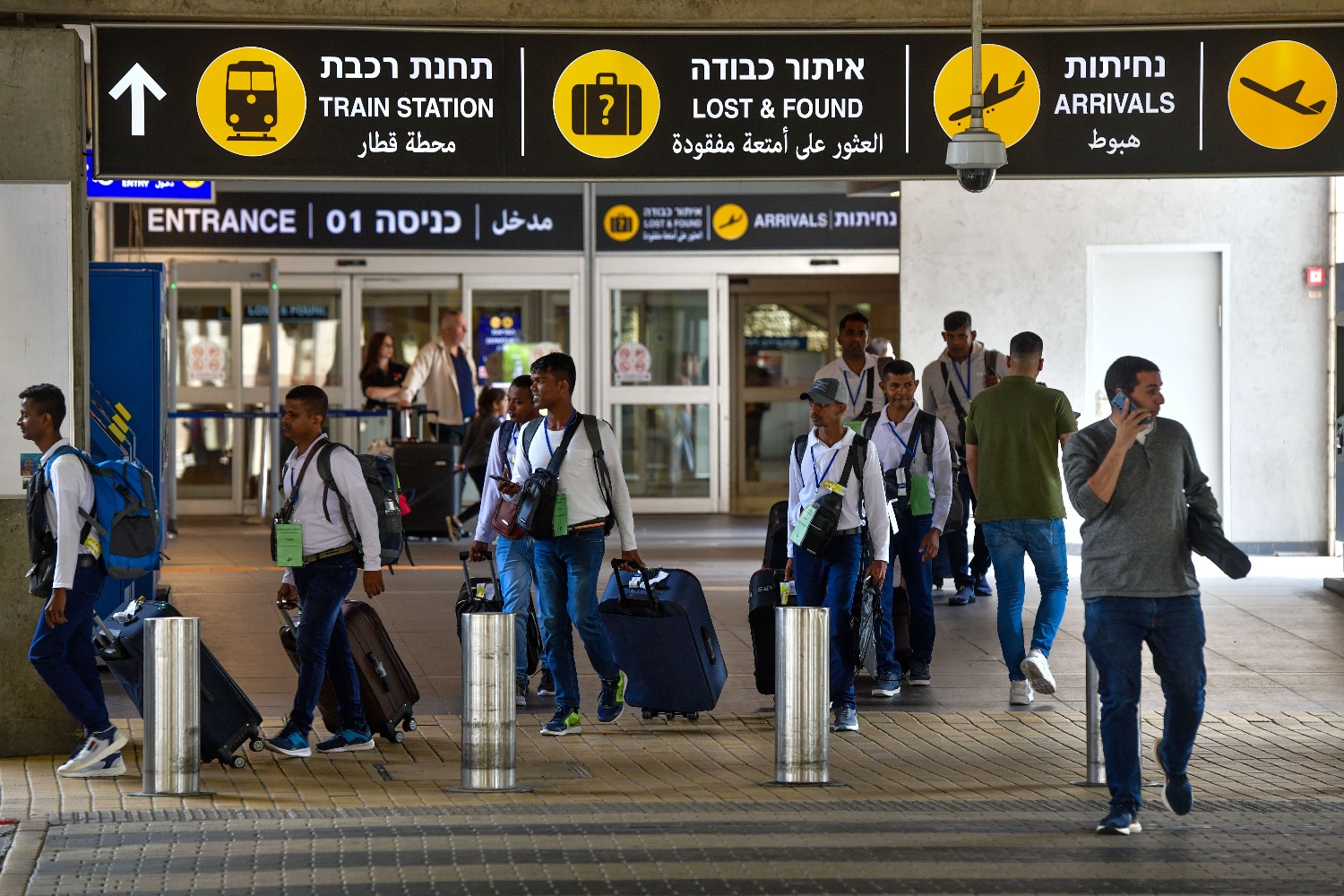 Авиакомпании продолжают отменять полеты в Израиль