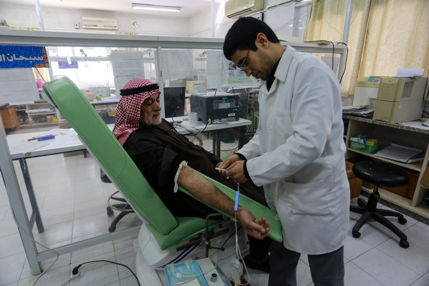 Десятки иностранных врачей не могут покинуть Газу из-за закрытия КПП «Рафиах»