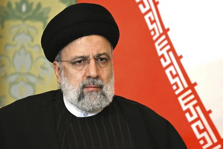 Иран официально объявил о гибели президента Раиси в авиакатастрофе
