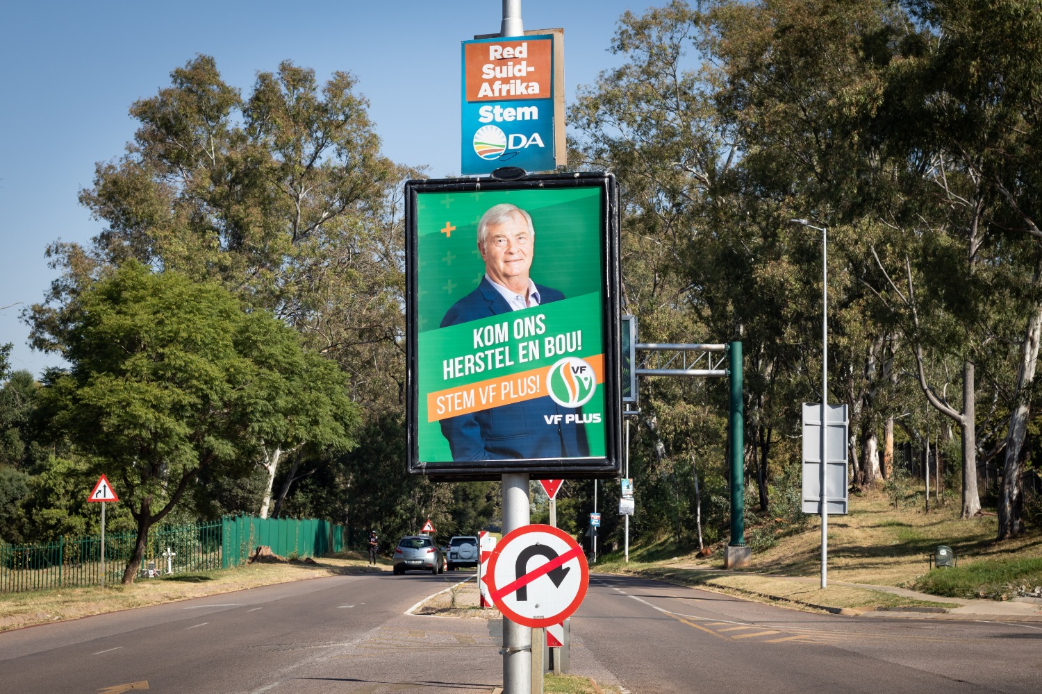 Белые политики вернулись к власти в ЮАР впервые после падения режима апартеида