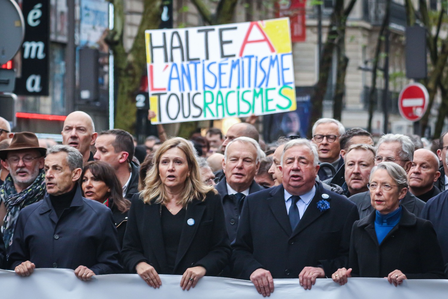 Малолетним насильникам во Франции предъявлены обвинения, преступление стало частью предвыборной кампании