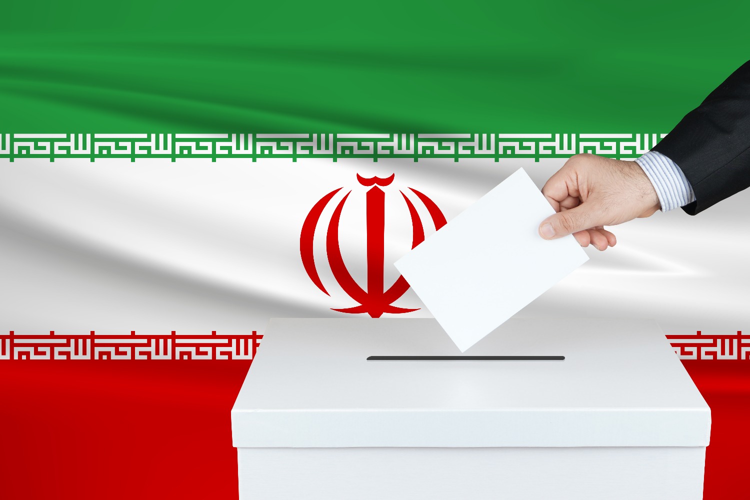 В Иране начались президентские выборы с одним относительно демократическим кандидатом