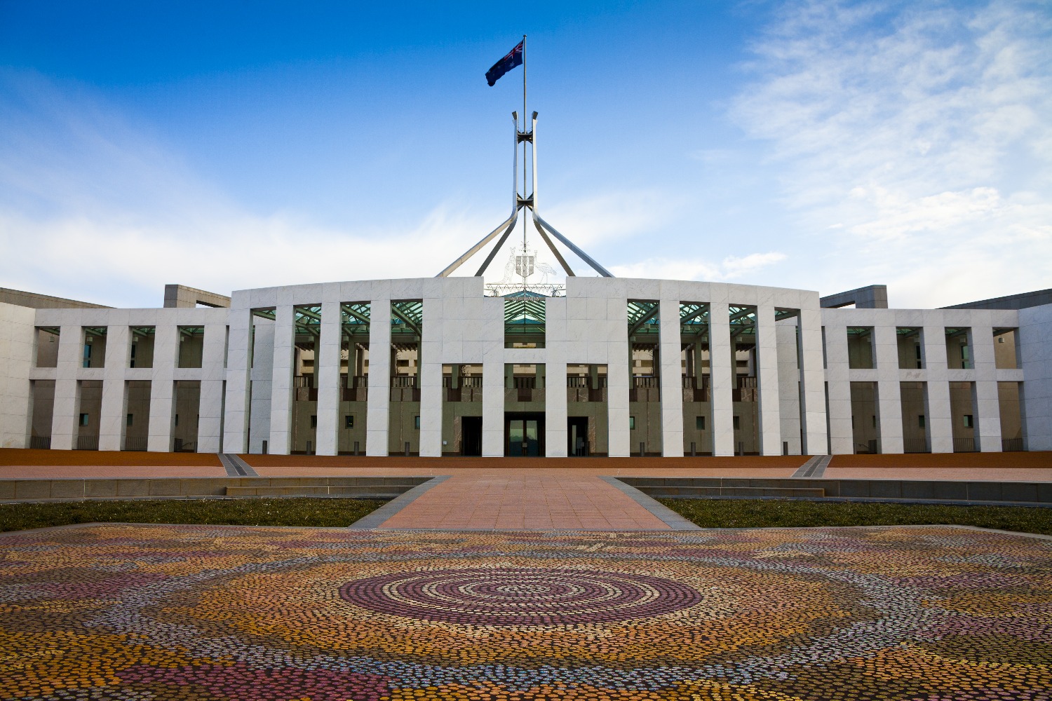Пропалестинские протестующие захватили крышу парламента Австралии