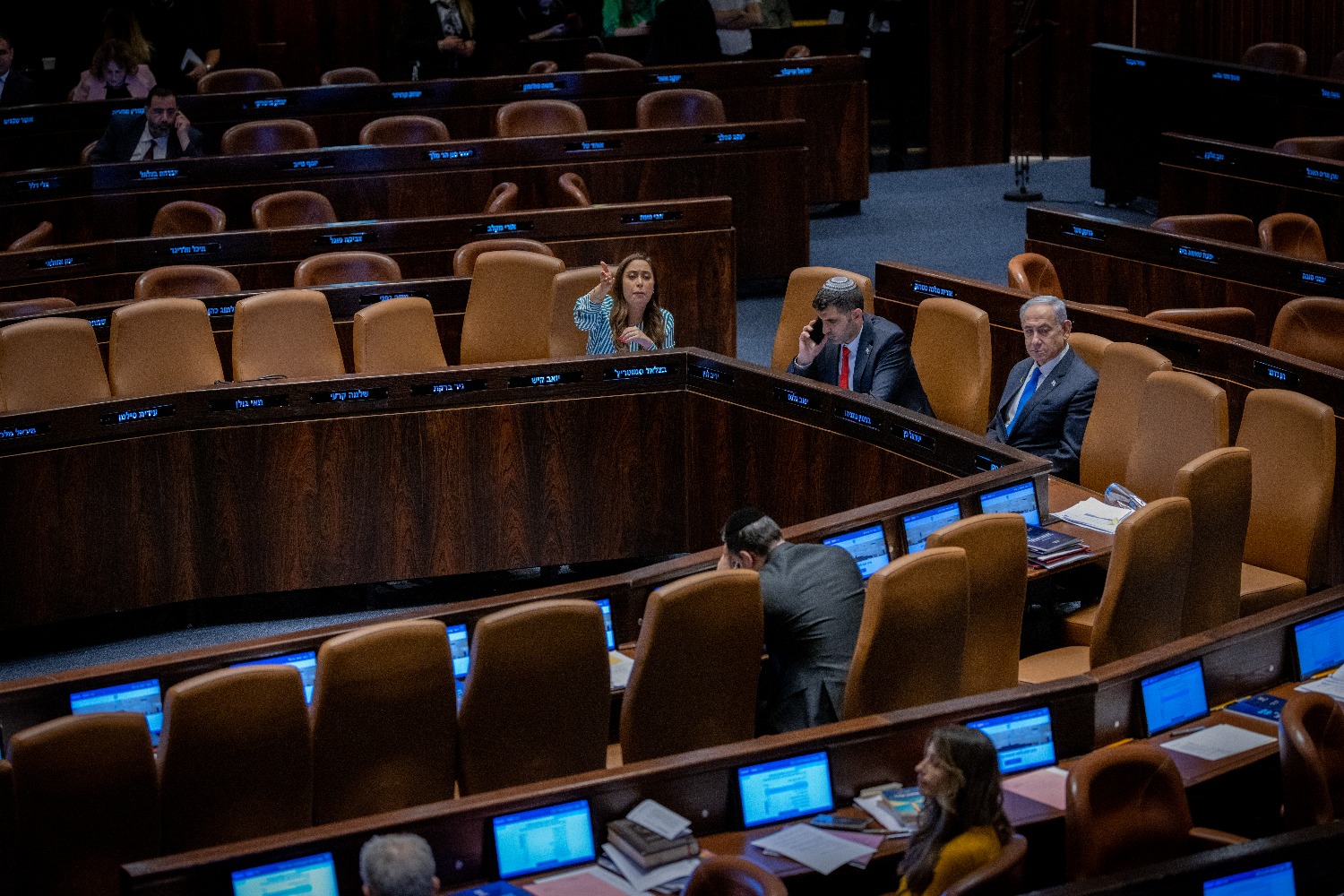 ШАС возвращается к голосованию вместе с коалицией, «Оцма Еудит» обещает проблемы