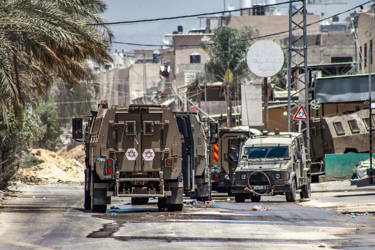 Израильские силовики проводят антитеррористическую операцию в Тулькарме