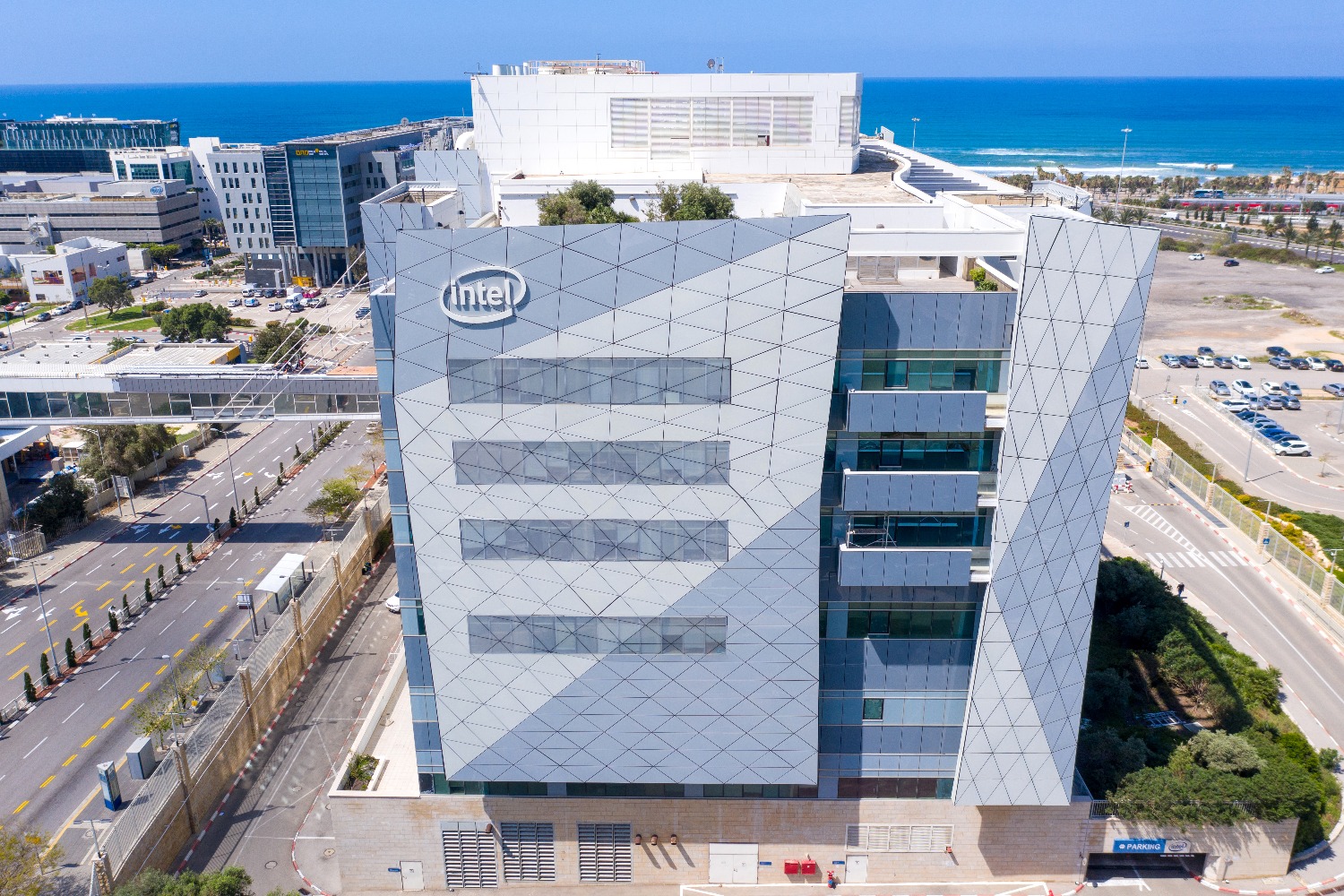 Intel может уволить в Израиле до 1500 работников